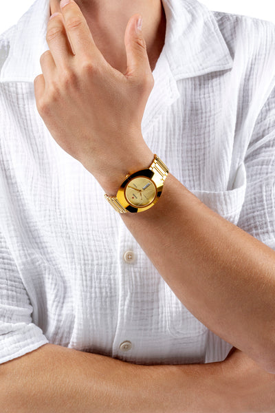 Day-date window at 6 o’clock